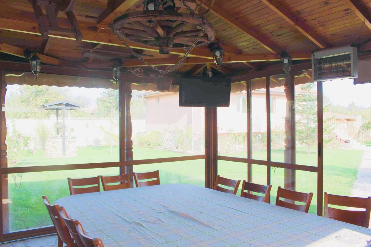 Ezerets Guest House Anita Luaran gambar