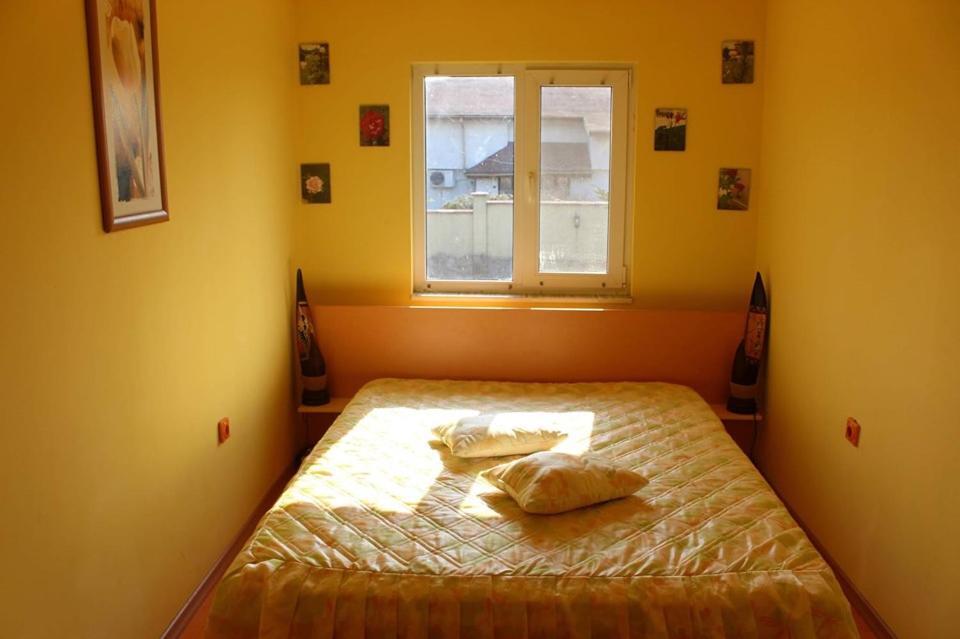 Ezerets Guest House Anita Luaran gambar