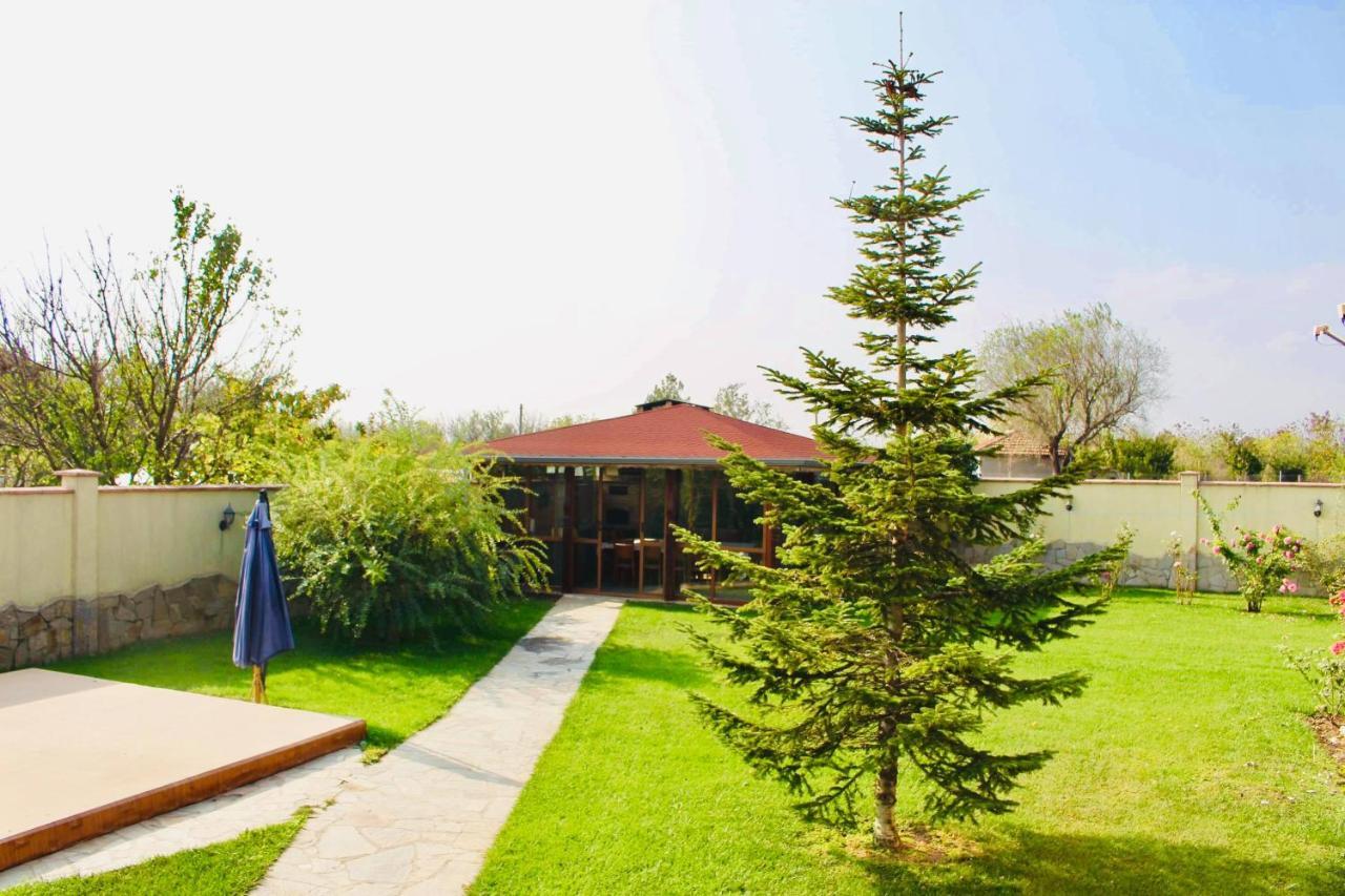 Ezerets Guest House Anita Luaran gambar